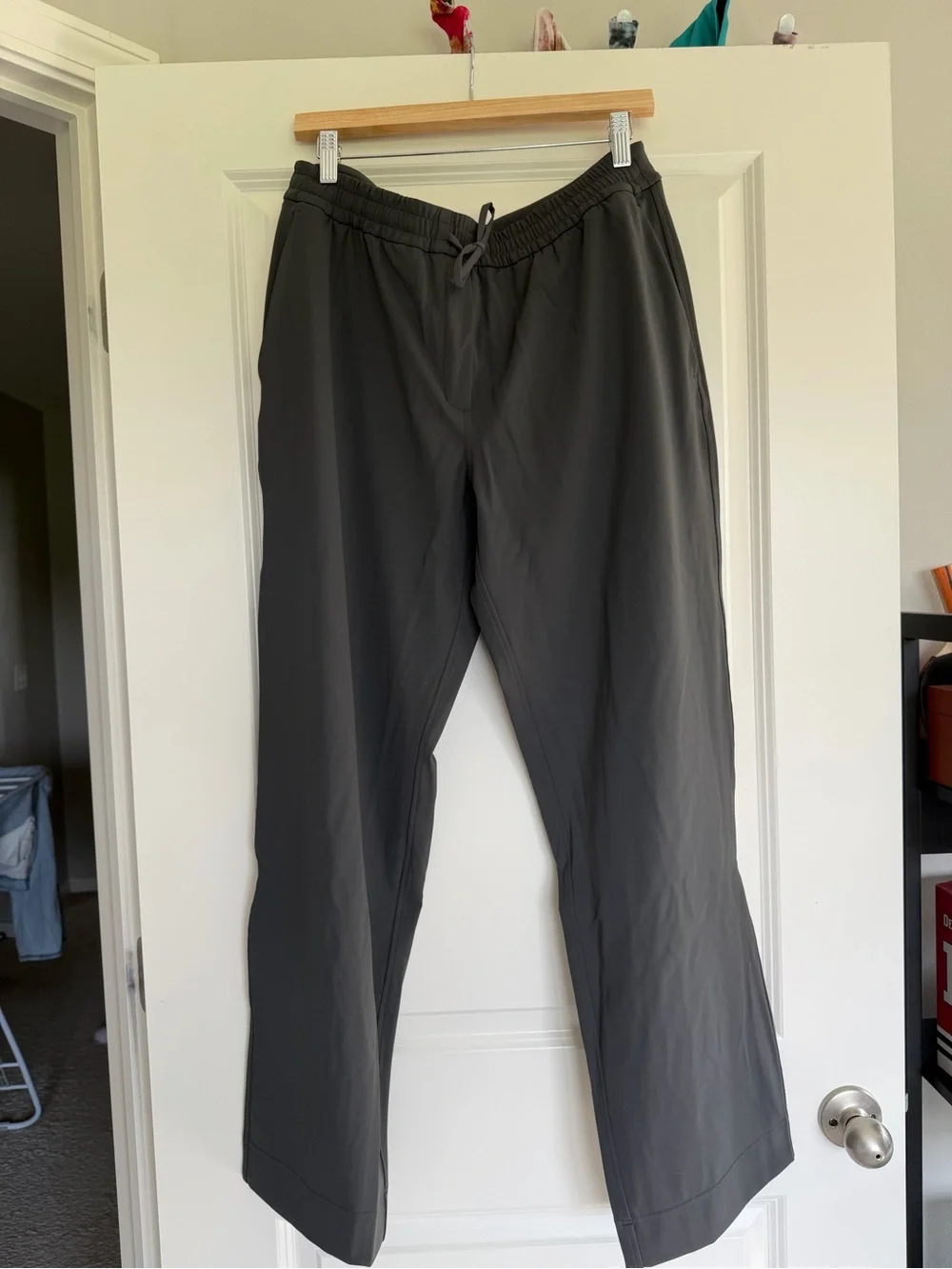 Lululemon Straight-Leg Mid-Rise Pant Full Length *Luxtreme Graphite Grey
